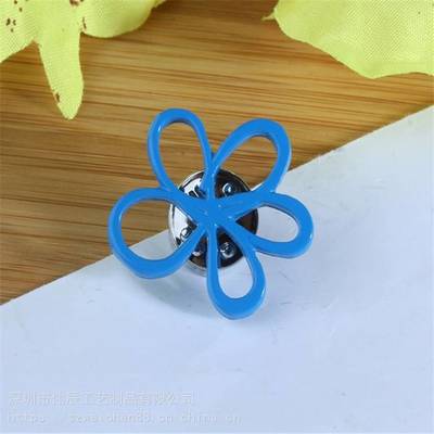 專業(yè)定制，彰顯個性——廠家金屬徽章定制全攻略